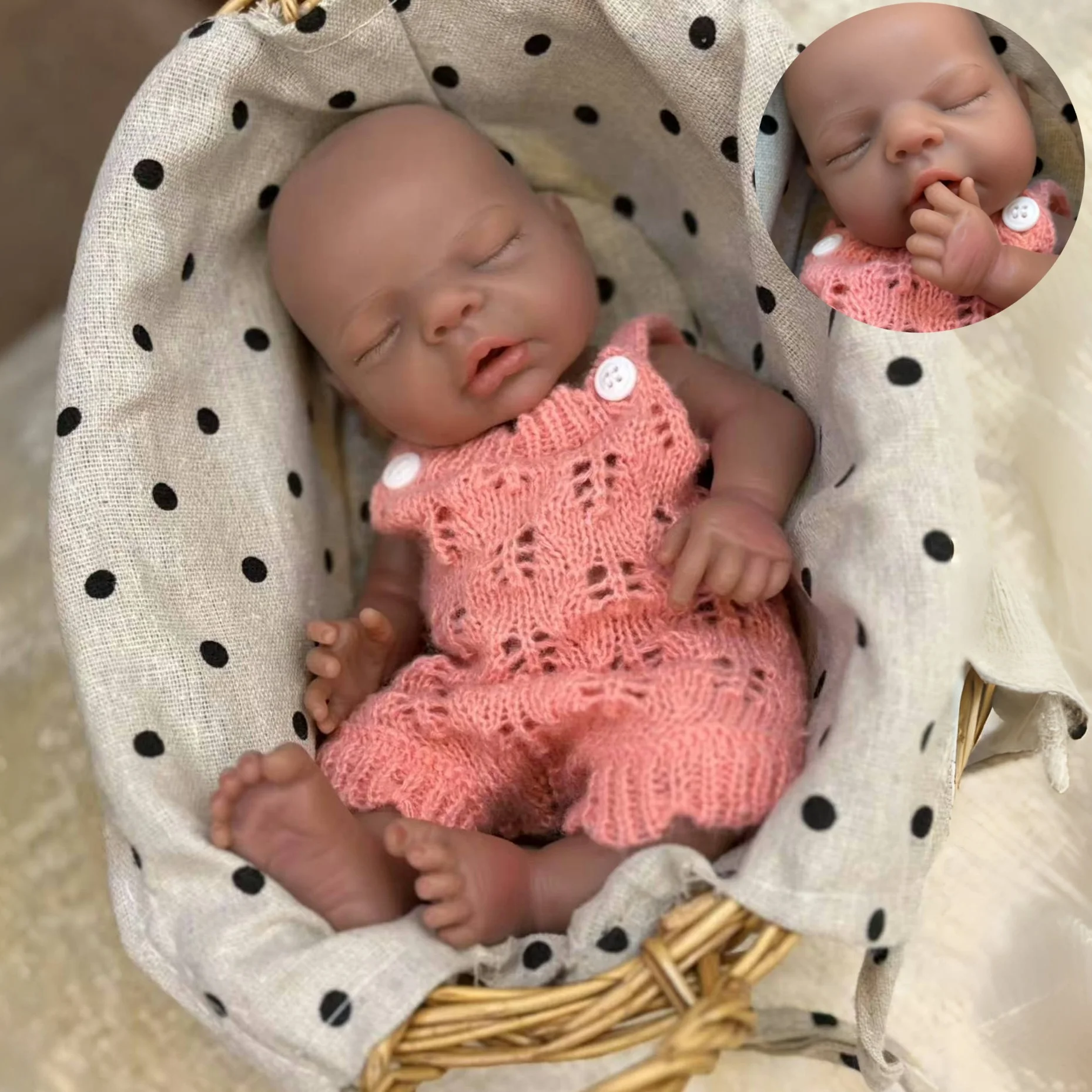 Muñeca Reborn de silicona de piel oscura de 10 pulgadas, muñeca recién nacida de silicona suave pintada con vestido Adorable para chico