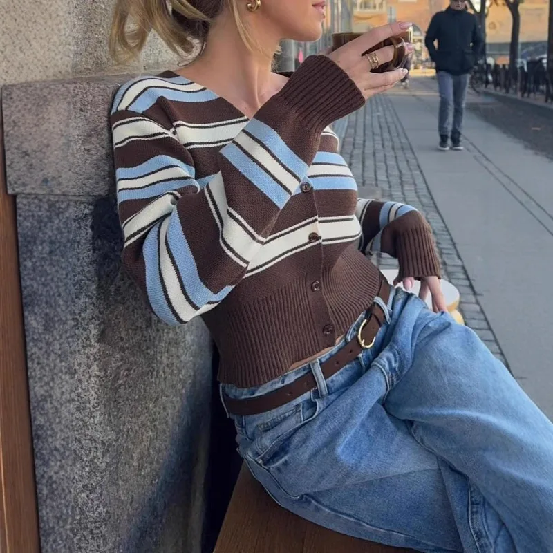 ทาเลนซ่า วินเทจลายถักเสื้อสเวตเตอร์ถักผู้หญิงแฟชั่นคอวีตัดกันเสื้อถักบางฤดูใบไม้ร่วงลำลองสตรีทแวร์ 2025 เสื้อกันหนาวหญิง