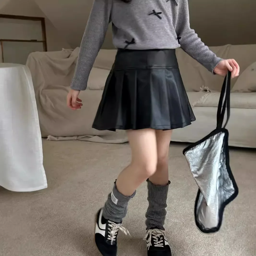 

PU Leather Skirt Hundred Folds Leather Skirt Autumn Girl Retro Style Skirt Tide 2025 Fashion Childrens Clothing cool