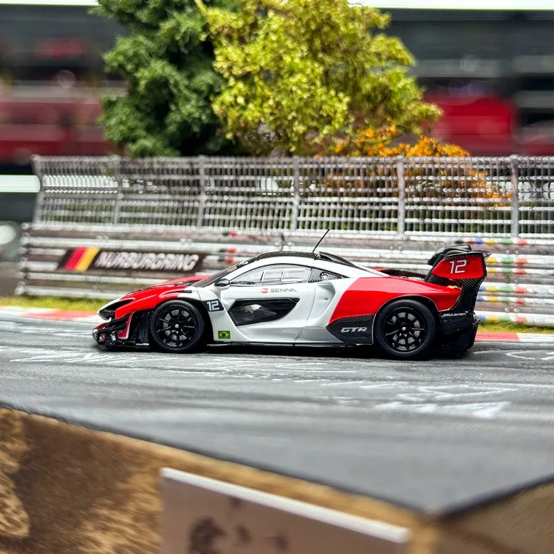 โมเดลรถเหล็กหล่อจำลอง SENNA GTR ขนาด 1:64 ของเล่นของขวัญคริสต์มาสสำหรับเด็กผู้ชาย ของสะสมสำหรับผู้ใหญ่
