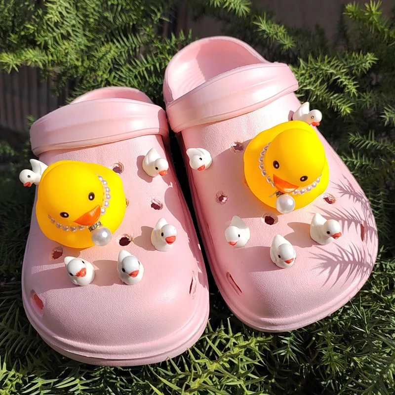 New Whole Set Hot Sale DIY Hole Shoes Charms for Little Yellow Duck Charms Designer Quality Garden Shoe Decoration Girl Gift