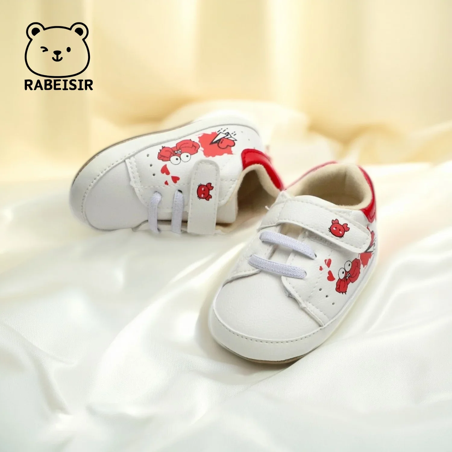 أحذية أطفال من الذكور والإناث أحذية رياضية بنعل ناعم قابلة للتنفس على طراز الرسوم المتحركة