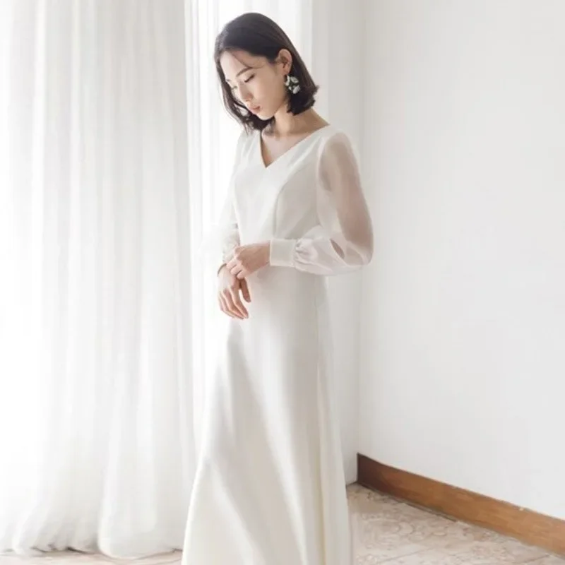 

Light Wedding Dress Super Fairy Simple White Satin Bridal Outing Veil V-neck Long Sleeve Birthday Banquet Evening Dress Female