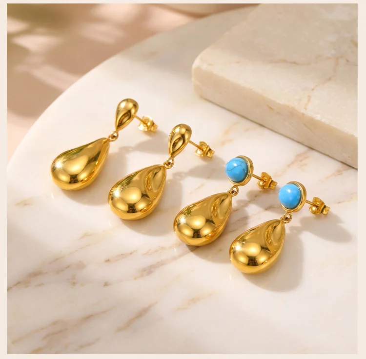 Skulpturale Tropfen-Ohrringe, 18K vergoldeter Edelstahl, mit Türkis-Akzenten im Boutique-Stil für die Wiederauffüllung – Detail 5