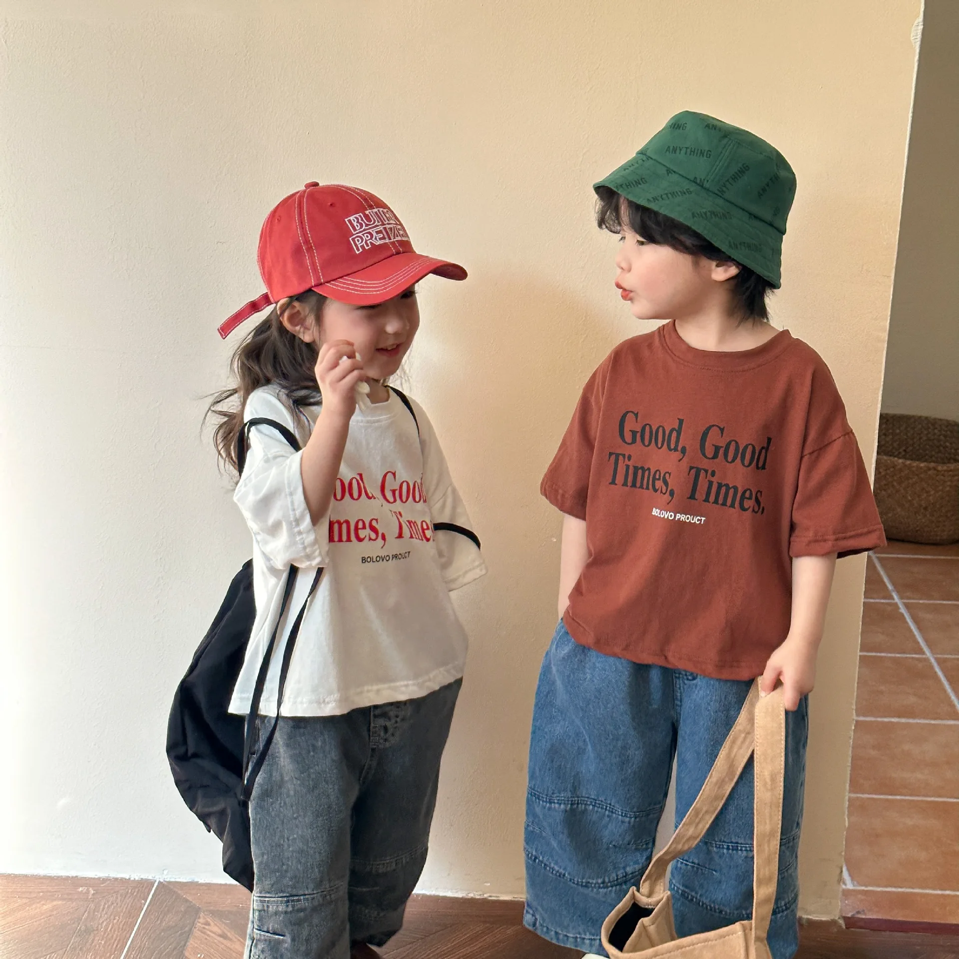 子供のレタリングプリントのコットンTシャツ,半袖カジュアルTシャツ,男の子と女の子のためのゆったりとした服,ファッショナブルな夏,2022