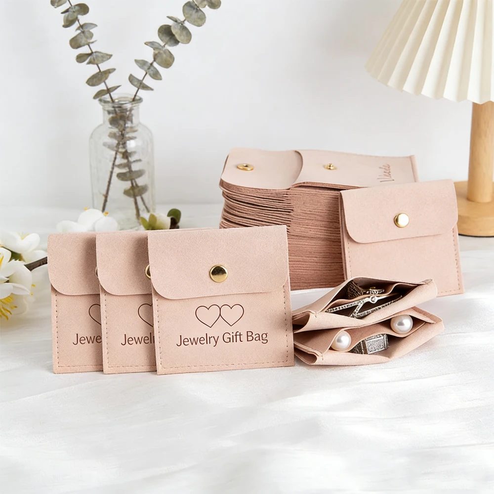 

100 шт. бархатных мешочков для украшений с индивидуальным логотипом, микрофибровые чехлы для колец и серег с разделителем, подарочные коробки для свадебных сувениров