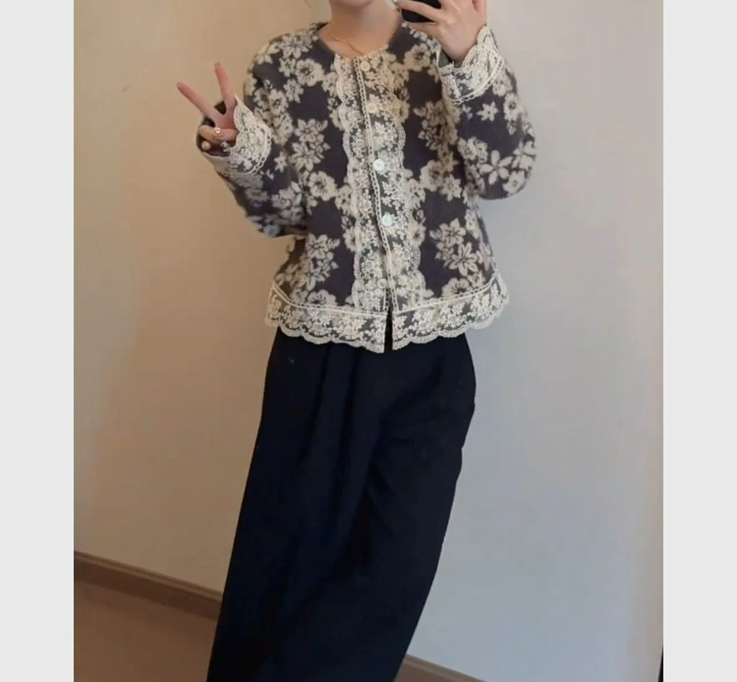 Retro Patchwork Lace Short Jacket 2025 Autumn and Winter New Fashionable Thick Top