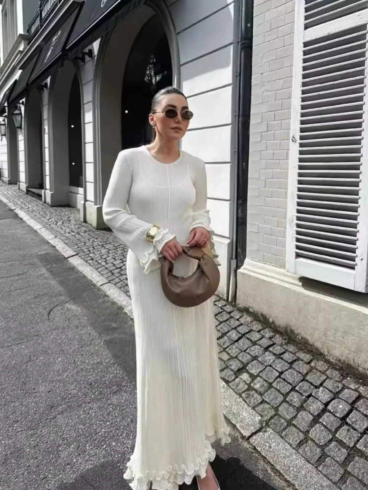 단색 긴 소매 라운드 넥 드레스 우드 그레인 러플 스트리트 스타일 미드 웨이스트 우산 스커트 가을 겨울 여성 드레스