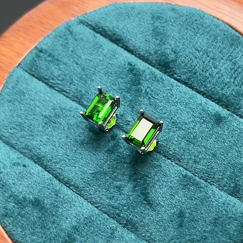 

Натуральные 5 мм * 7 мм диопсид 925 серебряные украшения для женщин серебряные серьги классический дизайн диопсид классические серьги-гвоздики