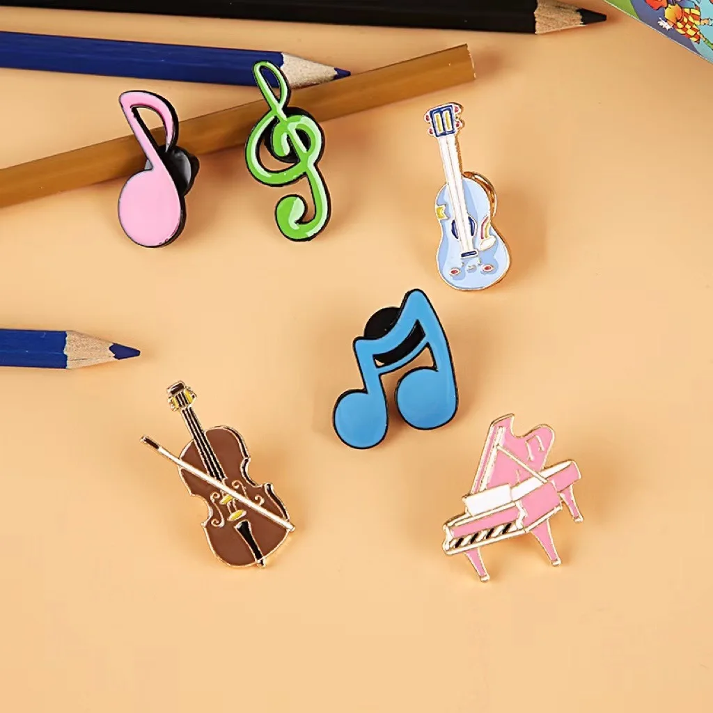 New Cartoon Music Series Alloy Brooch Exquisite Guitar Piano Electronic Piano Styling Drip Oil Brooch Matching