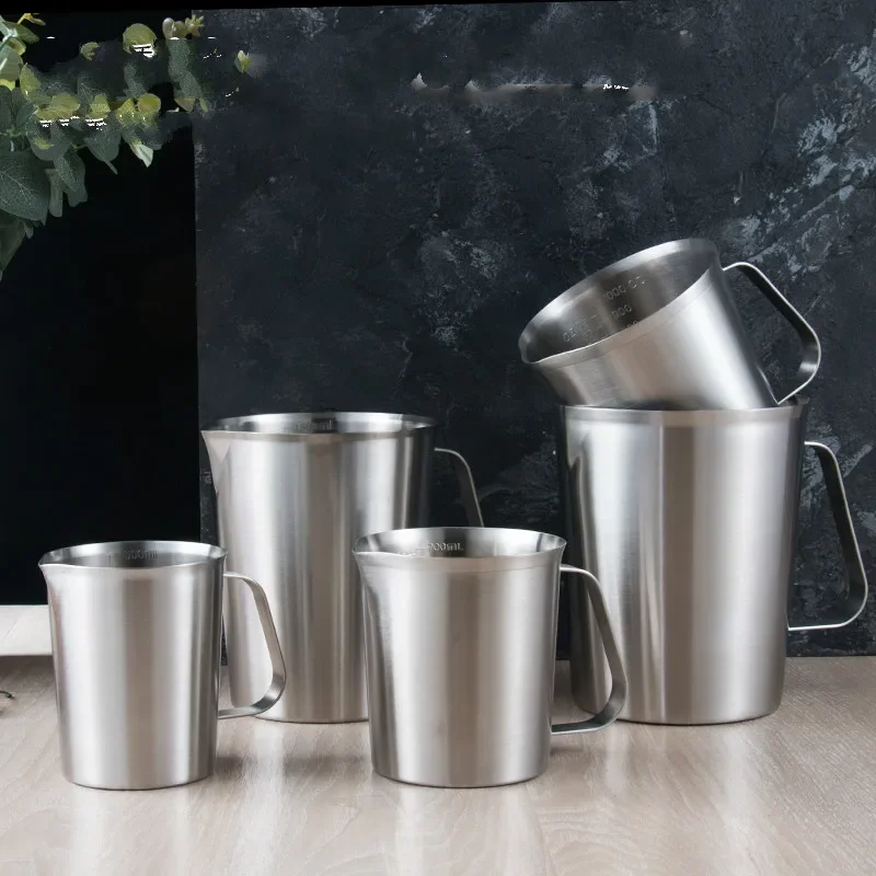 Stainless steel measuring cup with scale thickened  kettle  kitchen household millimeter standard  milk tea baking jug SP805