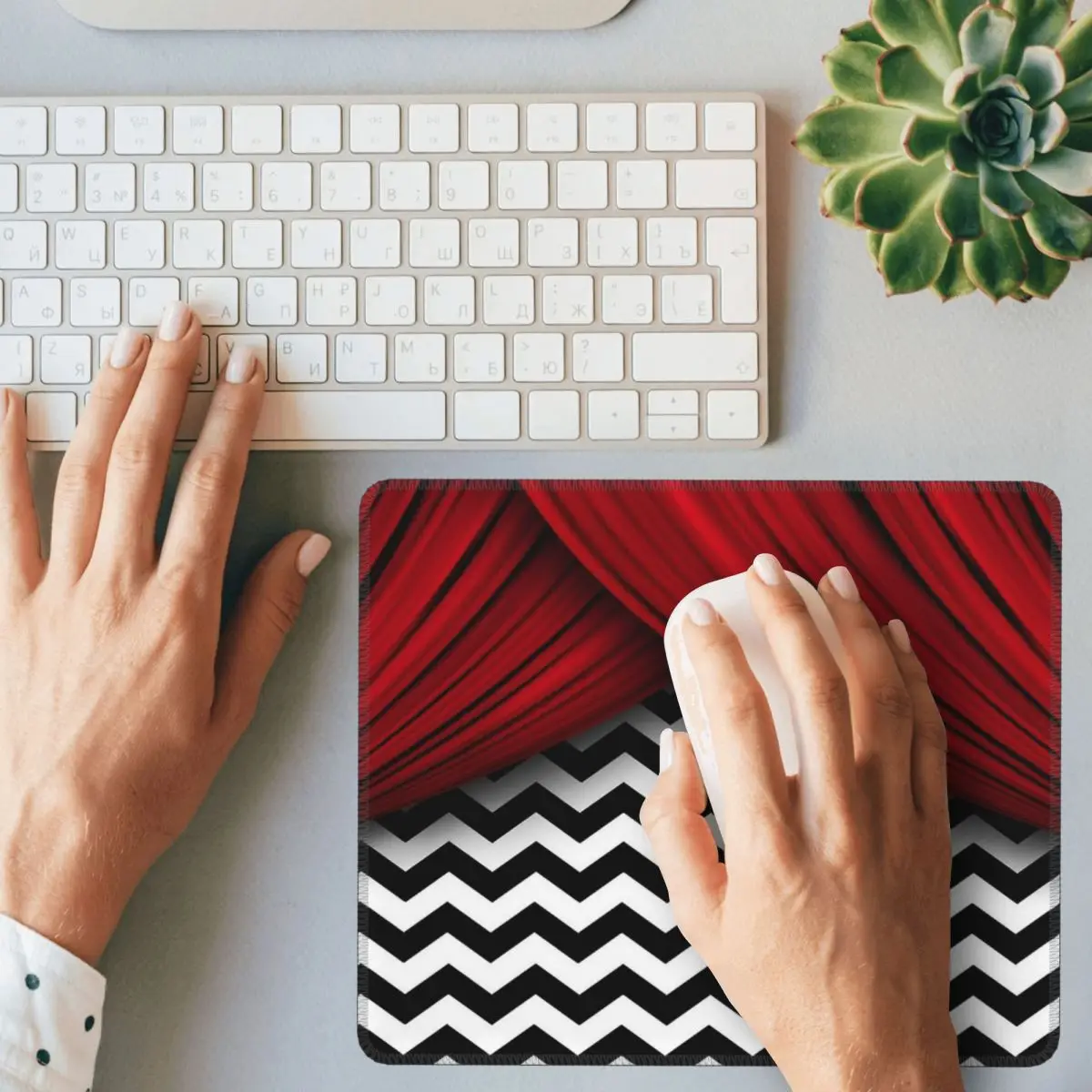 

Twin Peaks Red Curtains Black And White Chevron Mouse Pad Computer Keyboard Mouse Mat Gamer Laptop Desk Mat Office Table Mats