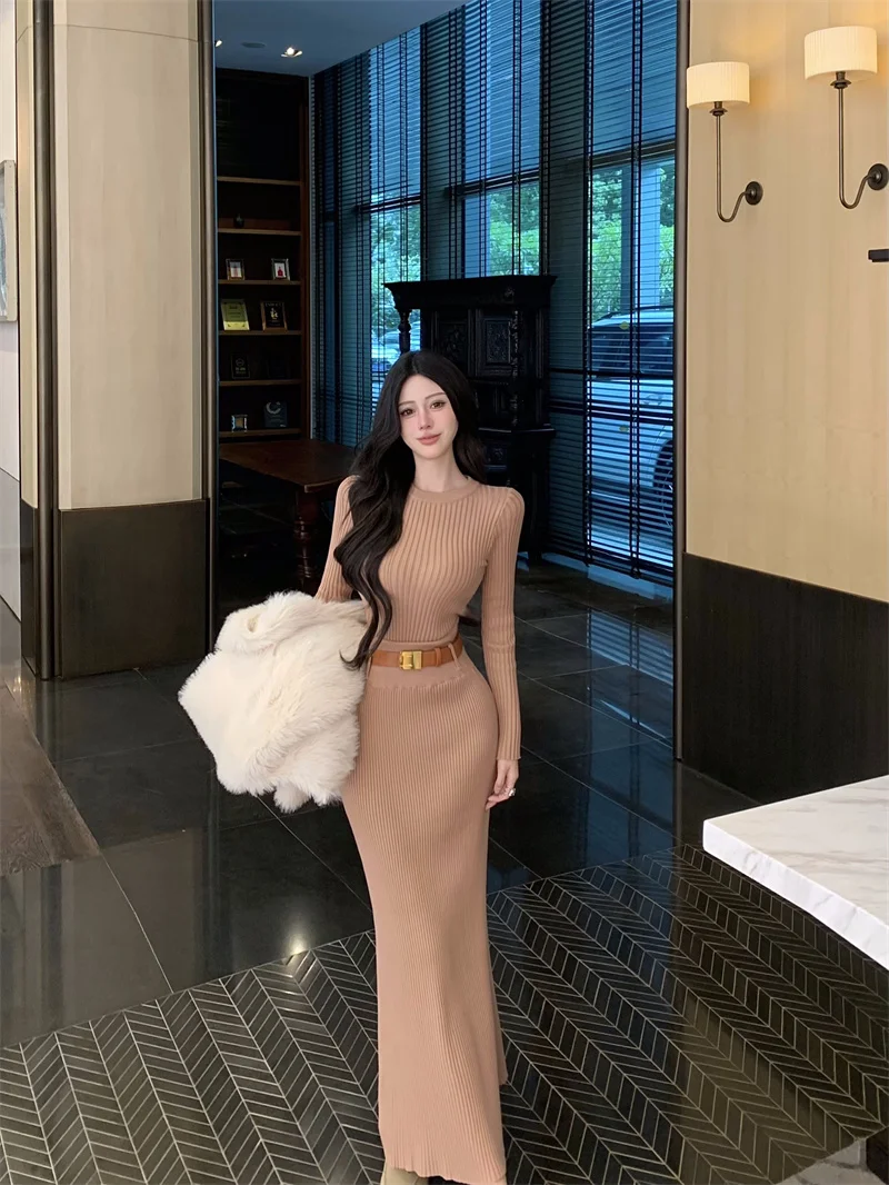 

Elegant Long Sleeve Knitted Set Women's Slim Fit Belted Winter Fashion Ensemble with Fish Tail Skirt Three Piece Suit