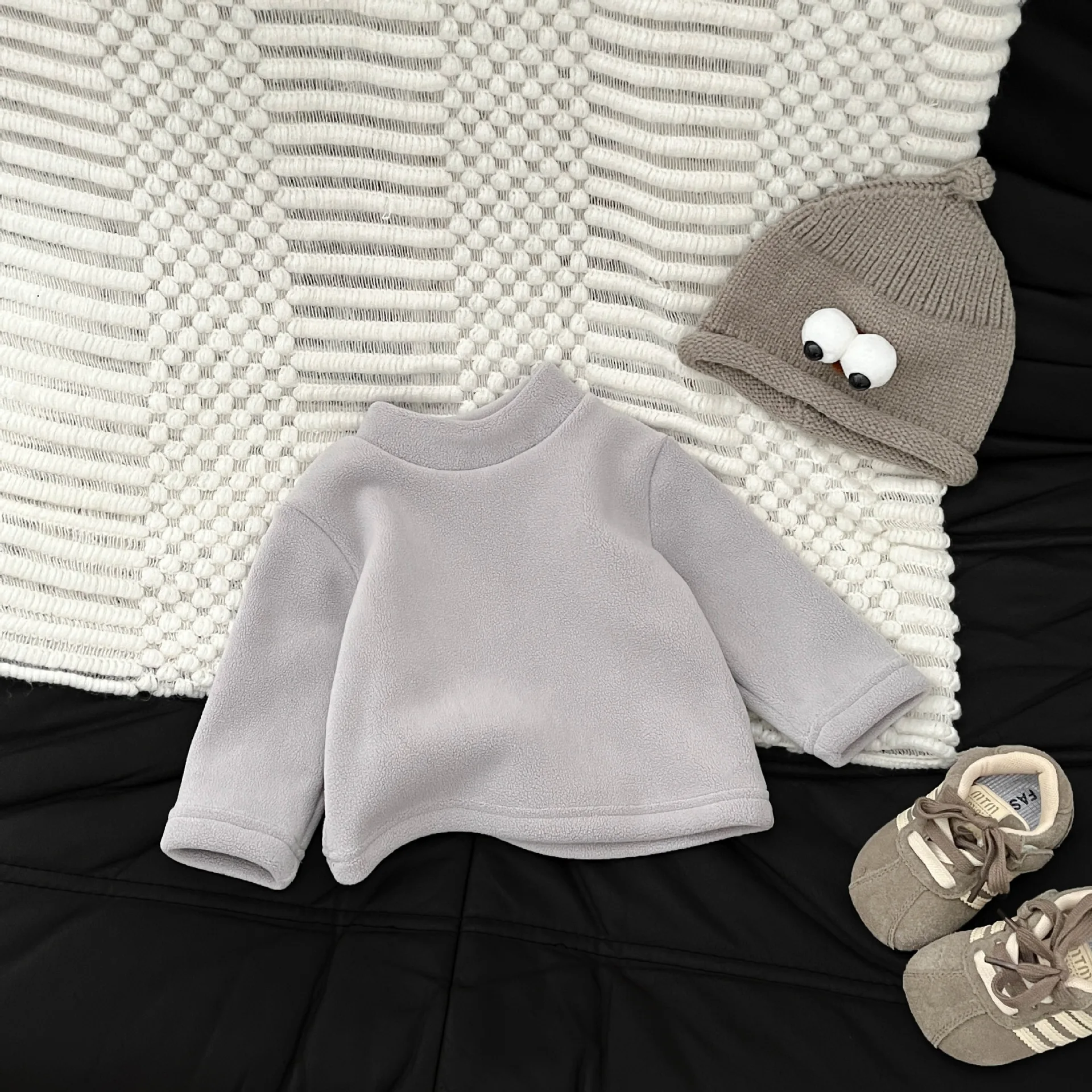 Ragazzi Ragazze T-shirt in cotone Infantile più Velluto spesso Pullover Vestiti per bambini 2025 Inverno Nuovo bambino in pile che tocca le camicie Solido