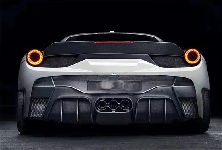 

Карбоновый обвес для Ferrari 458 Italia: обновленный задний бампер V-стиля из полукарбона с выхлопной трубой