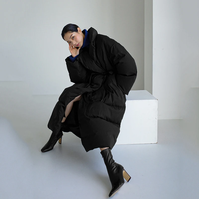 Nuevas chaquetas largas de invierno con cuello levantado, abrigo cálido de manga larga con cinturón suelto, abrigo cálido acolchado de algodón sólido a la moda para mujer