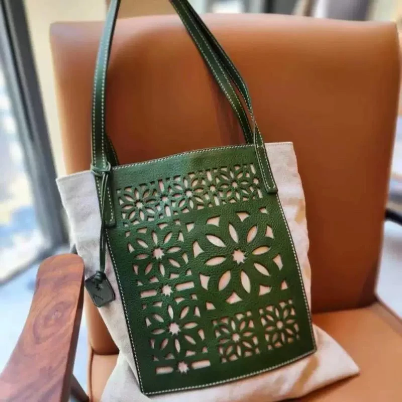 

2025 New Canvas Hollowed Out Flower Large Capacity Tote Bag for Women Hand-held Shoulder Shopping Bags