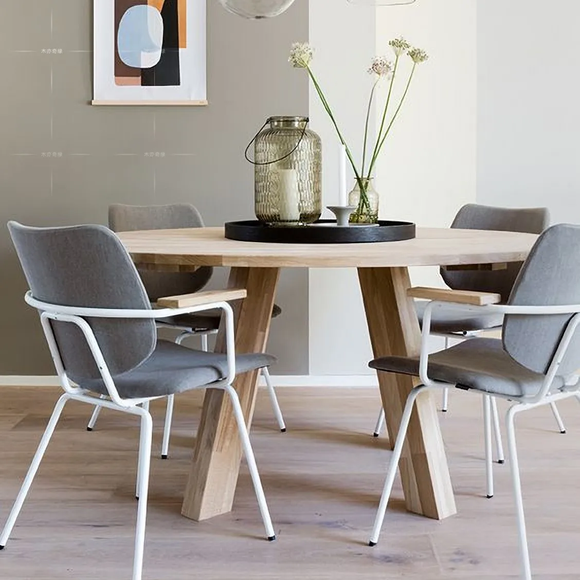

Nordic simple all-solid wood round dining table household small apartment retro old coffee shop casual table American small