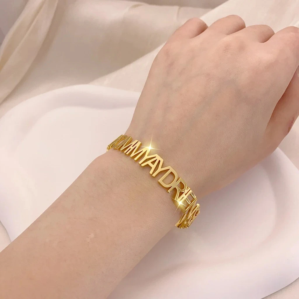 

Браслет-манжета с индивидуальным именем, браслеты с алфавитом, простой браслет с именной табличкой для женщин и мужчин, пара ювелирных изделий из нержавеющей стали