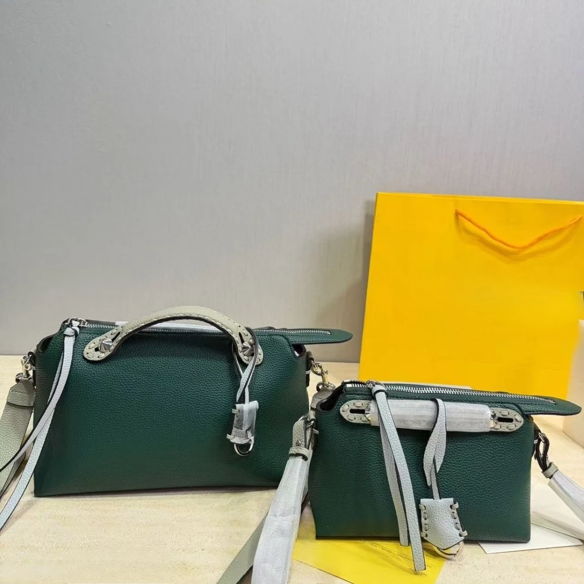 Designer-Lederhandtasche im be – Luxury Bags Design Bewertung und Preis