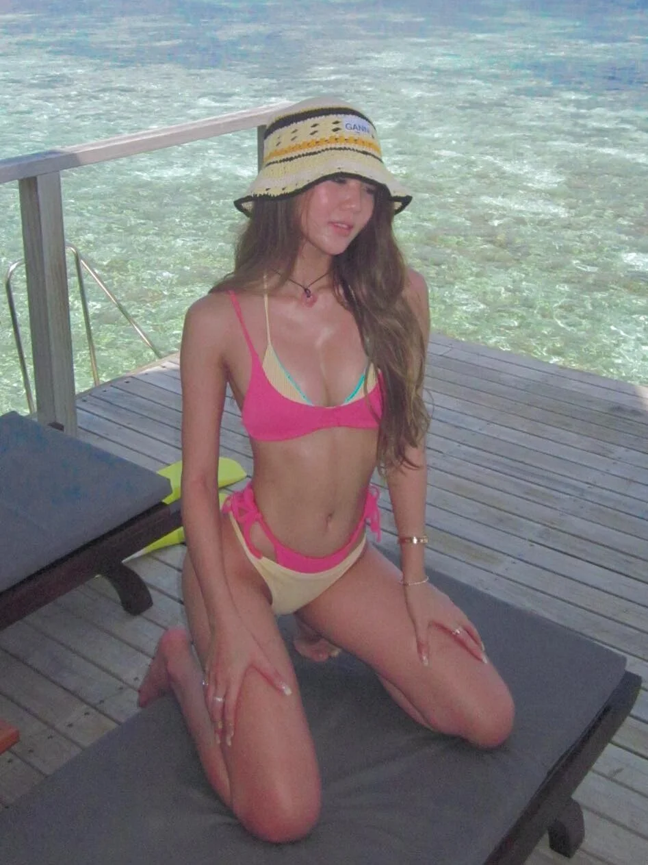 

Sexy Bikini Four-Piece Set Island Vaion Swimwear Women 2024 New Hot High-End Colion Color Hot Girl Sports Fitn Fans