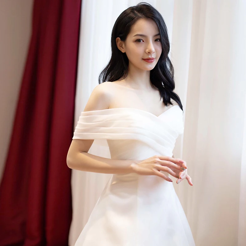 ออกแบบใหม่ Off-ไหล่แต่งงานแขนสั้น Organza A-Line Backless Sweep Train ชุดเจ้าสาว Vestidos De Mairee Mariage