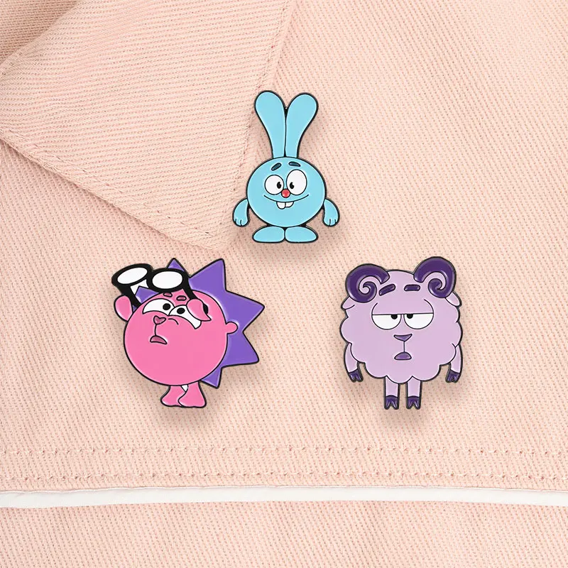 Cartoon Russische Animations-Tier-Emaille-Anstecknadeln: Süßer Rosa Igel, Lila Schaf, Blauer Hase – Broschen für Rucksack, Revers, Abzeichen, Schmuckgeschenk – Detail 10