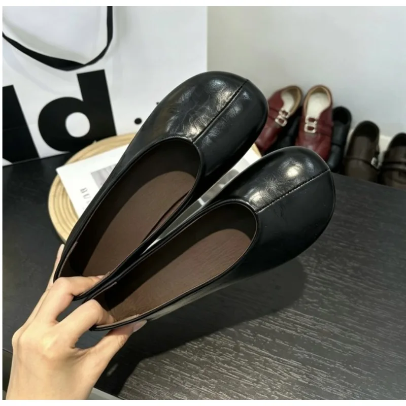 Fashion Golden Women Moccasin Shoes Designer Ballet Flats Woman Round Toe Japanned Loafers Women Vintage Outdoors Driving Shoes