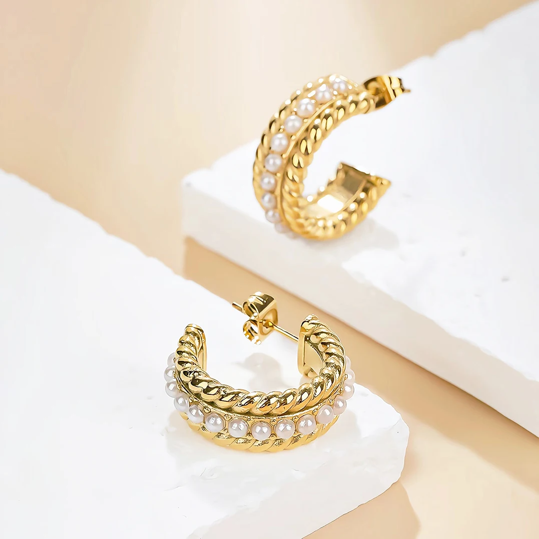 

European and American fashion new French court retro high-grade C-shaped stainless steel with imitation pearl light luxury earri