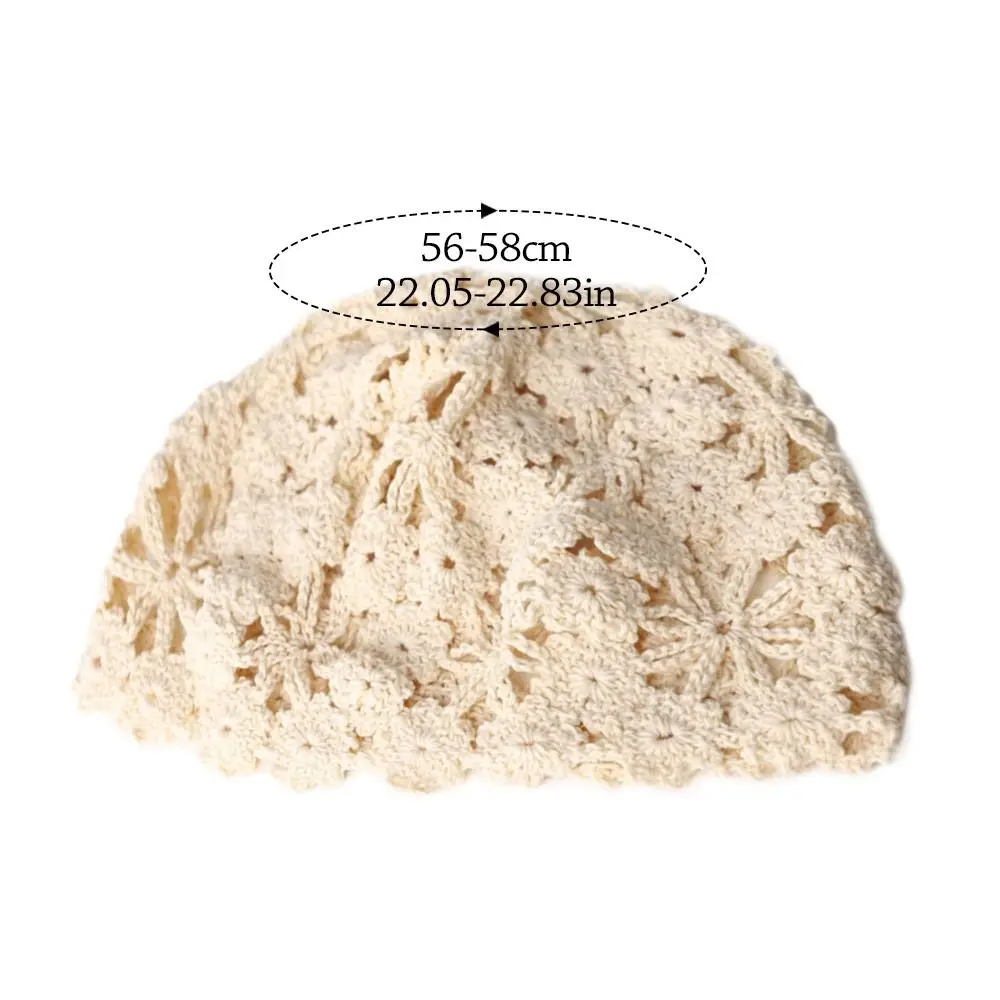 女性の通気性のあるくり抜かれたニット帽、カジュアルなベレー帽、Skulliesキャップ、夏のファッション、花