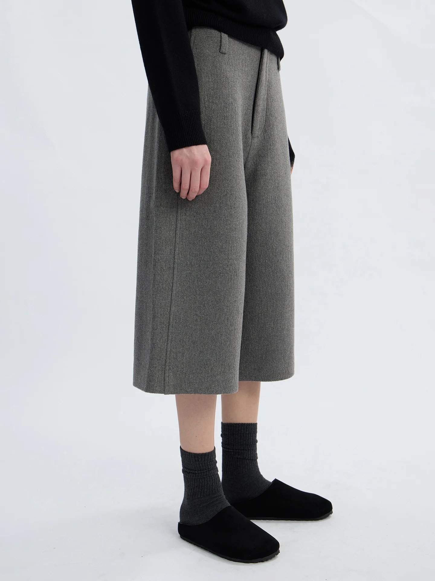 女性のウールストレートレッグカジュアルパンツ 7/8 長さのファッショナブルな質感秋の新作快適な綿混紡ズボン