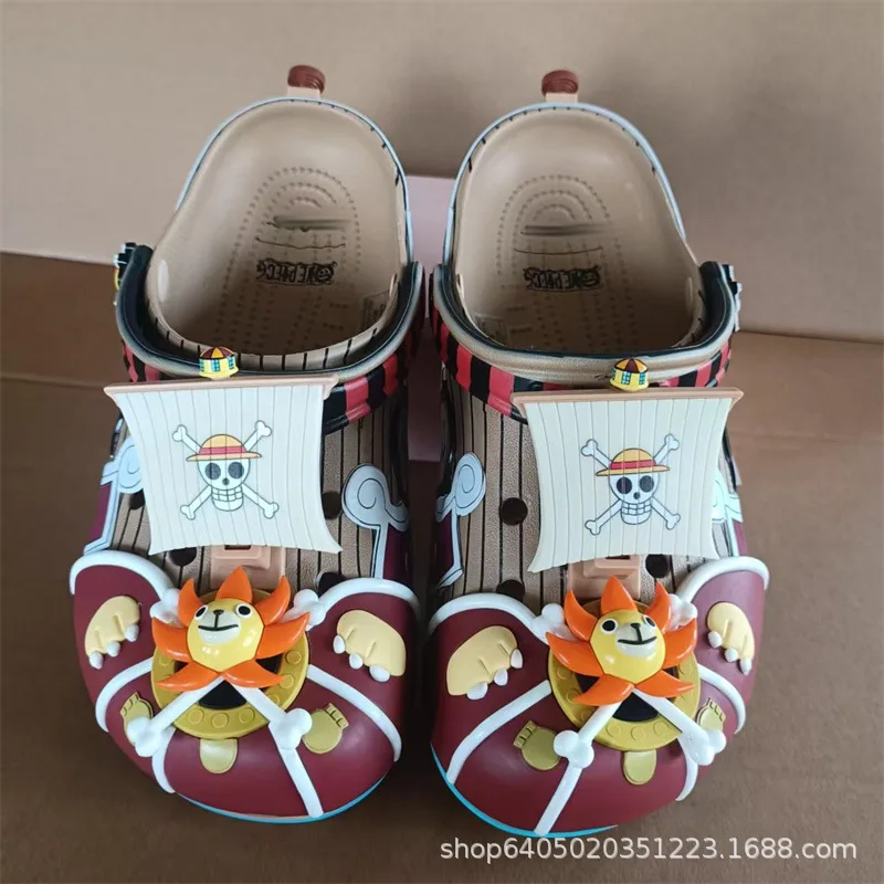 One Piece Thousand Sunny Pirate Ship Clogs, Straw Hat Jolly Roger Flag Charms Eva Hole Shoes Waterproof Non-Slip Casual Sandals