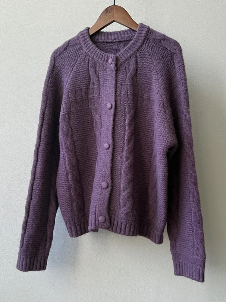 WHTREND Süße Rundhals Geknöpft Twist Stricken Pullover Für Frauen Herbst Winter Lose Stil Strickjacke Top WH2138