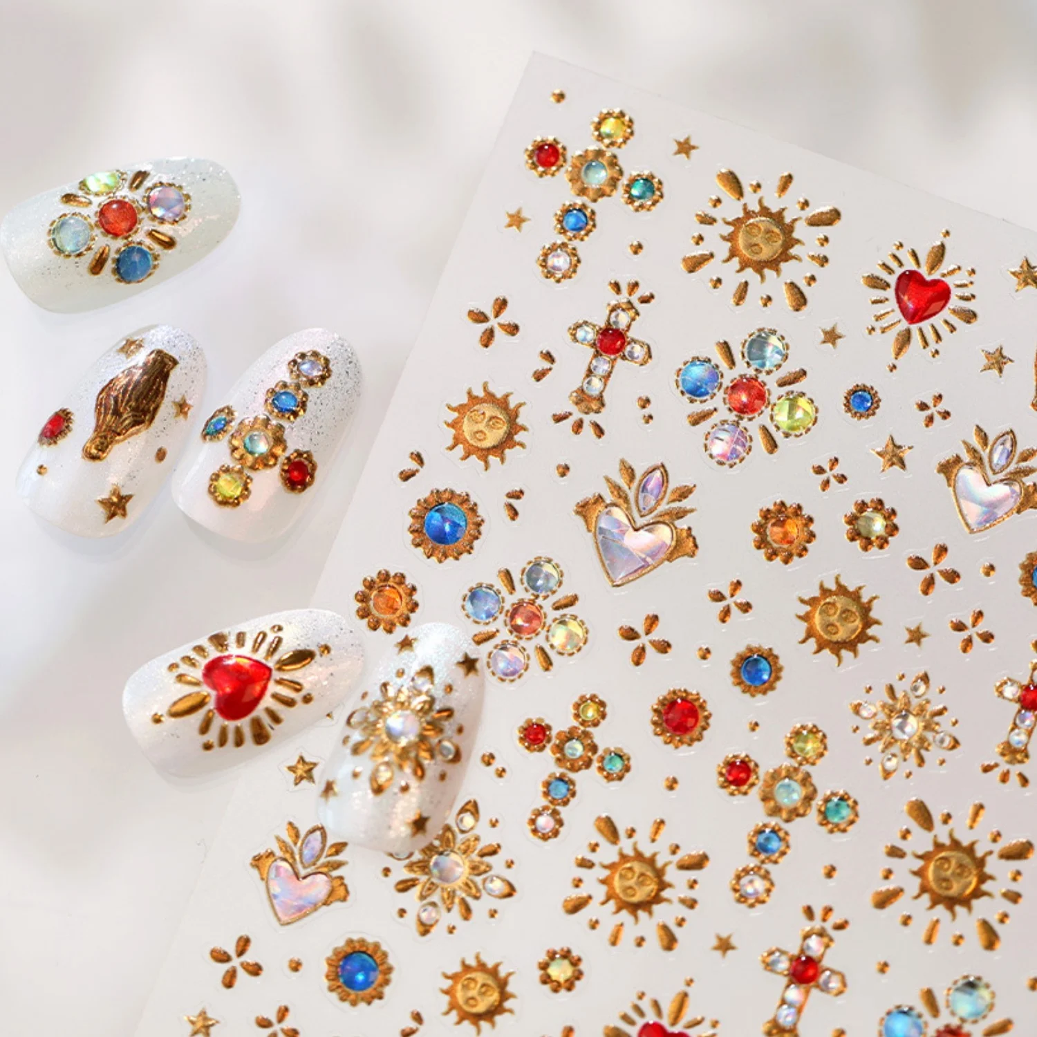 Edle Retro Court 5D Nagelkunst-Aufkleber Vergoldete Herzen Edelsteine Kreuze Blumen Sterne Glitzernde Nieten Selbstklebende Abziehbilder Luxuriöse Maniküre – Detail 2