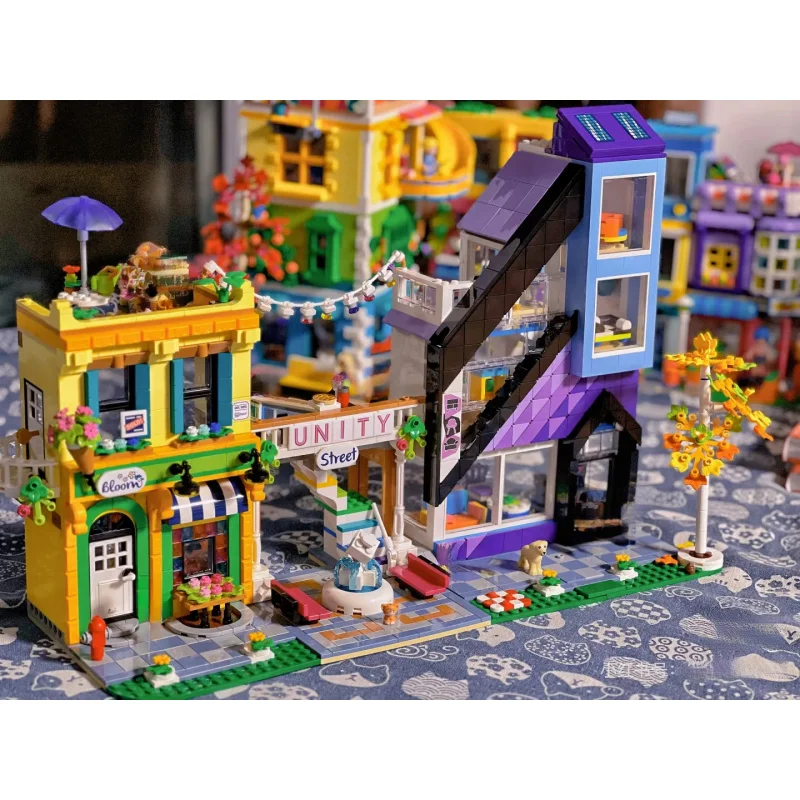 Compatible MOC Good friends series city center flower shop and furniture store boys and girls assemble play house toys gifts