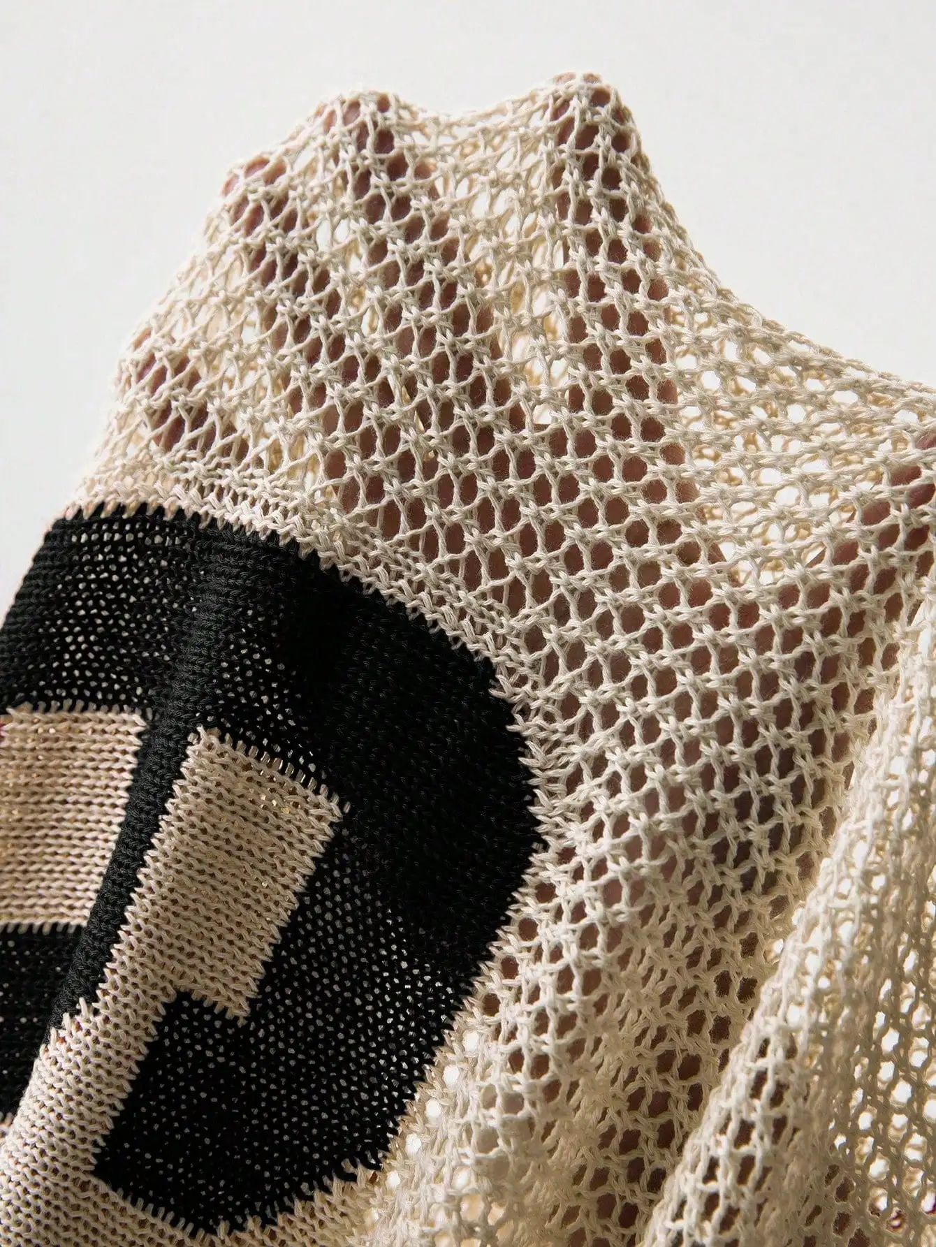 

Женская вязаная сетчатая накидка оверсайз с цифровым принтом и дизайном в виде звезд