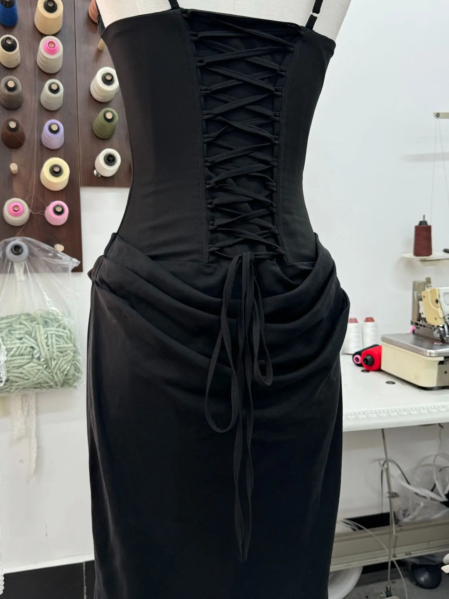 VC Vestidos de noche ajustados de satén marrón para mujer – Vestido largo elegante con escote cuadrado y cintura drapeada para fiestas y eventos formales