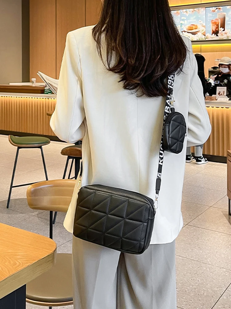 Fashionable Mobile Phone Bag, Large Capacity Checkered Shoulder Bag, Two-Piece Set, Wide Shoulder Strap view 3
