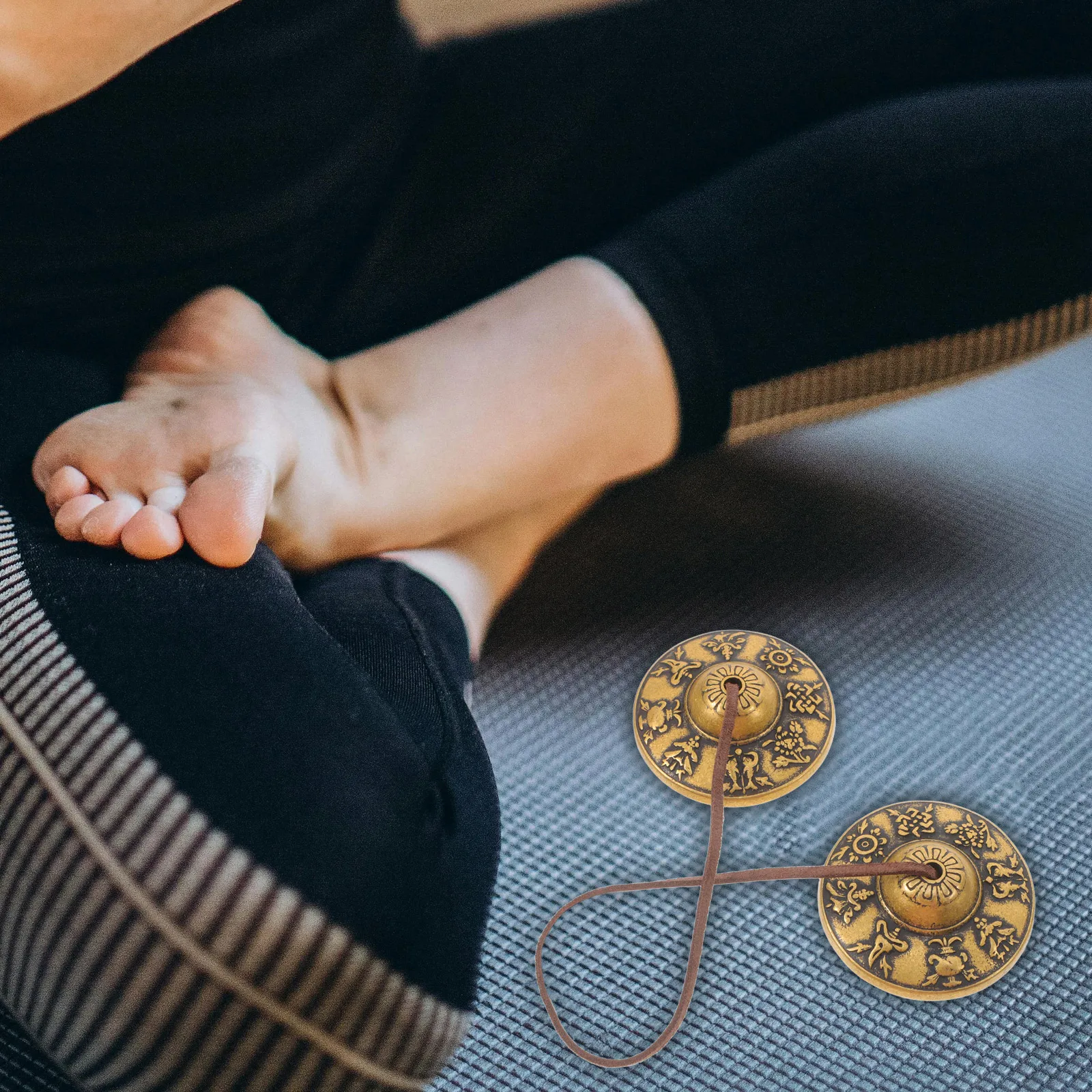 

Durable Brass Meditation Bells Vintage Chime Tingsha Cymbals Hand Bell Feng Shui Ornament Singing Bell Set Wind Chimes