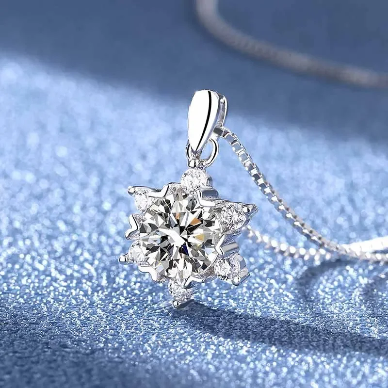 Ciondolo stella a sei punte Collana con ciondolo Moissanite in argento sterling 925 da 1 ct D per le donne Gioielli per feste di nozze scintillanti