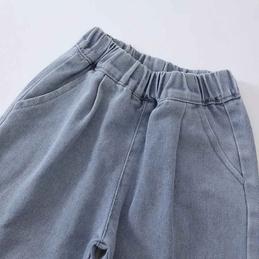 جينز دانتيل للأطفال 2025 منتج جديد لصيف الطفل النسخة الكورية سراويل عصرية من قماش الدنيم الناعم المغسول