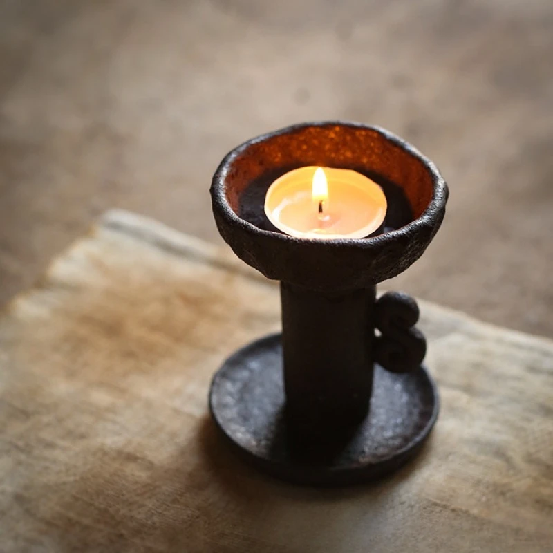 

Hand-pinched coarse pottery candle holder, quaint pottery black pottery candle holder
