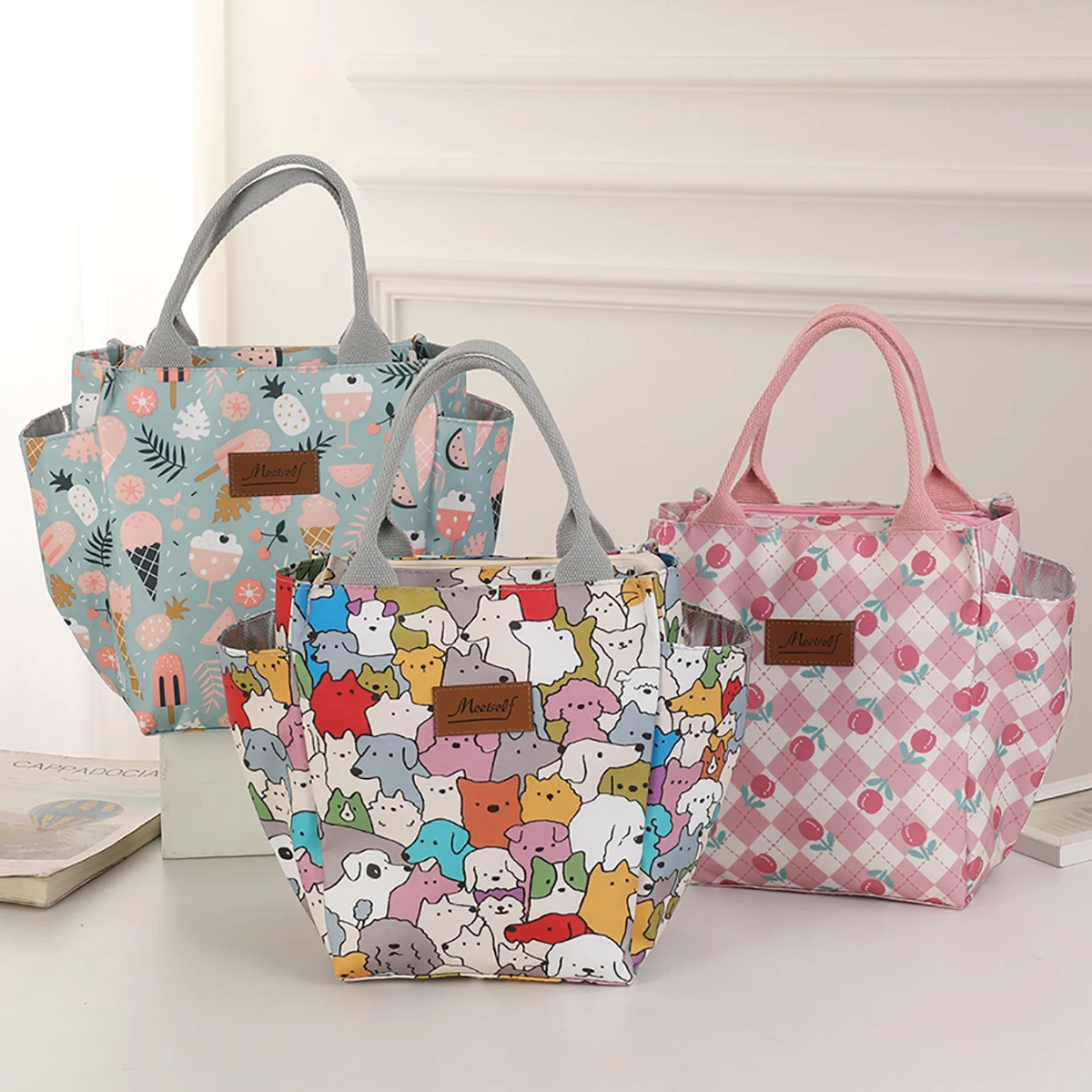 

New fashionable cartoon printed women's handbag large capacity travel waterproof luggage bag shopping storage bag