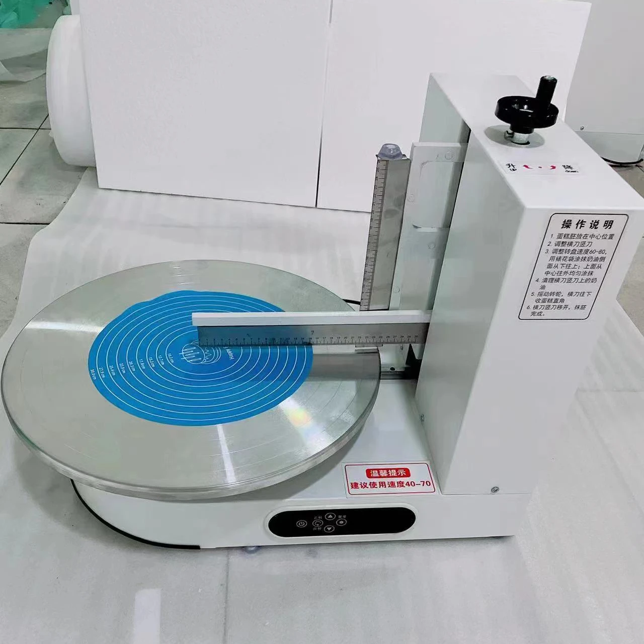 

2023 best seller automatic round cake icing decorating machine for sale 4-18''