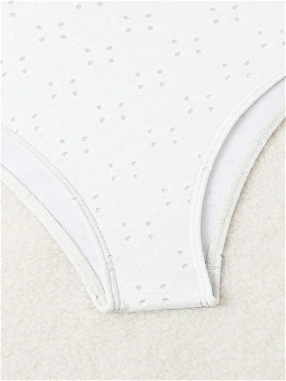 Costume da bagno bikini bianco sexy con fori Sling Abito da spiaggia push up Bikini Shell con ferretto Vacataion Costumi da bagno Donna Abiti estivi da spiaggia