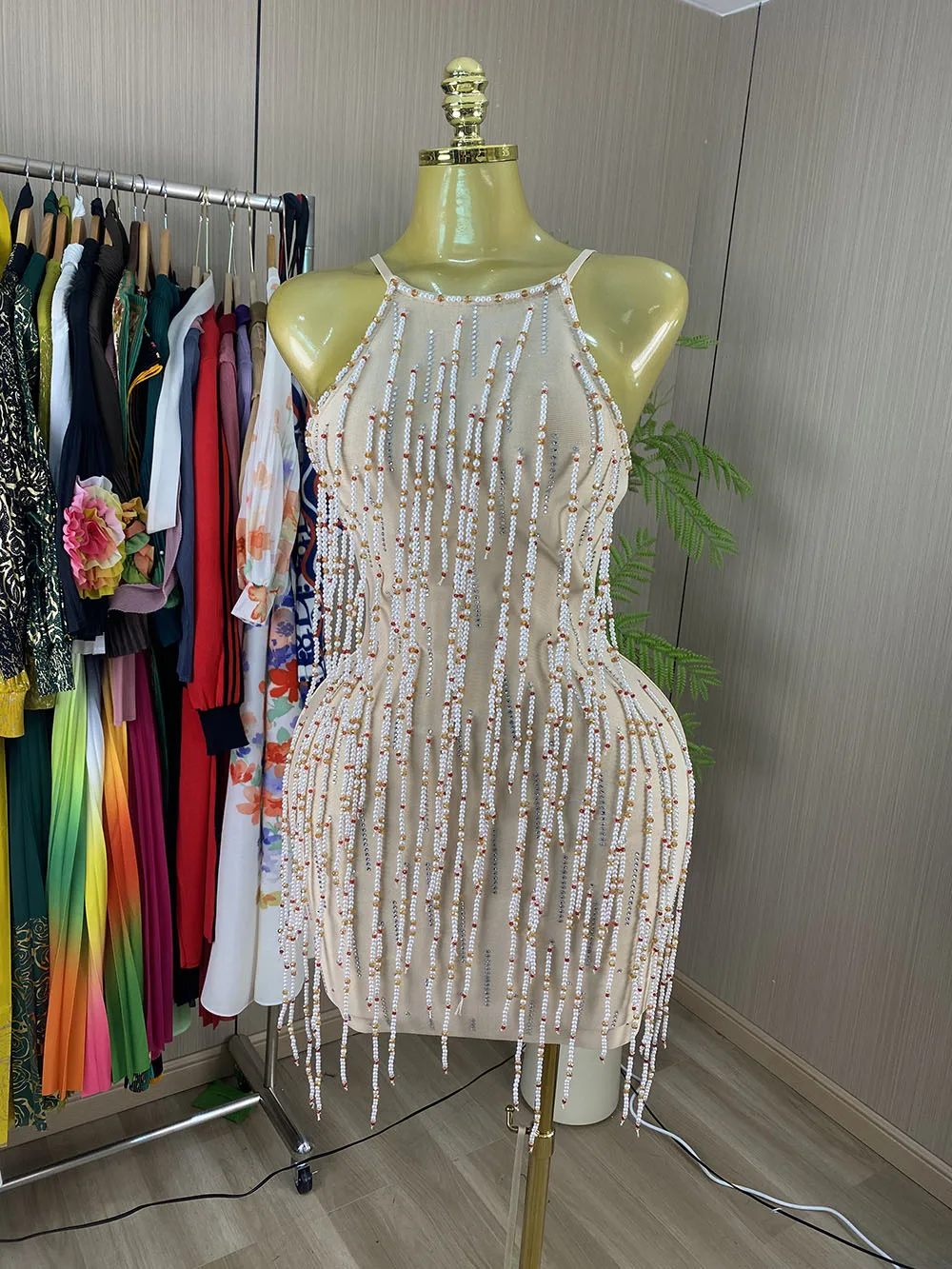 Sleeveless Pearl Tassel Rhinestone Bandage Dress – Luxurious, Form-Fitting, Backless Women’s Beaded Party Mini Dress-GZXX1228