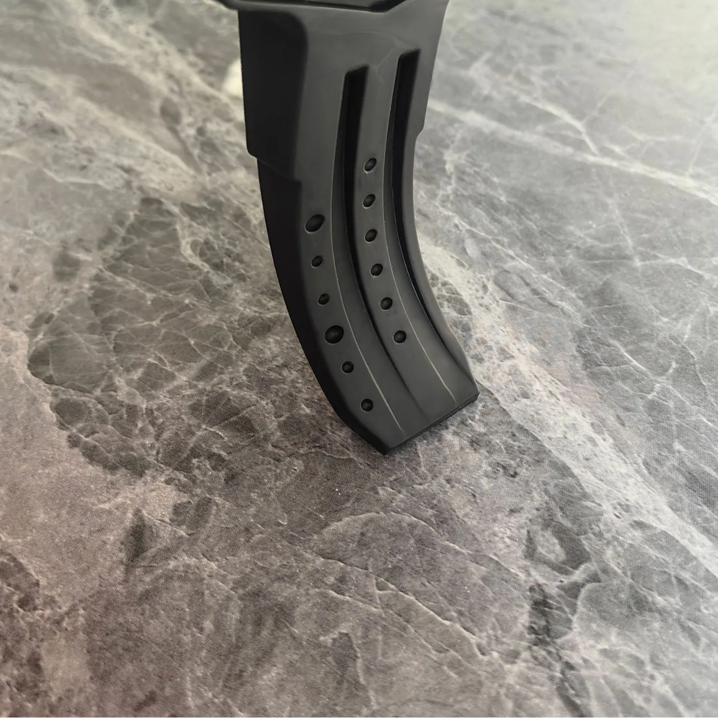 Creative ​​Key-Shaped Door Stopper No-Drill TPR Wedge Door Plug Safety Silent Doorstops Flexible and Durable Door Stopper