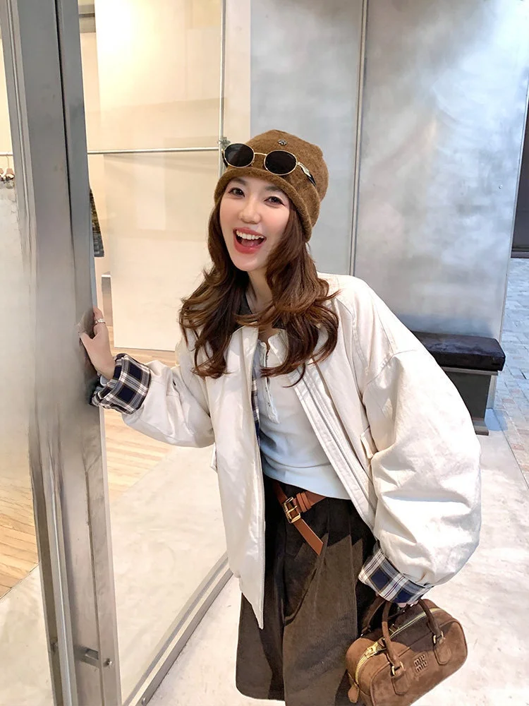 

Rebellious Big Sister 95% down Comforter Plaid Patterned Women's Puffer Jaet with Velvet Collar And White Du down Filling