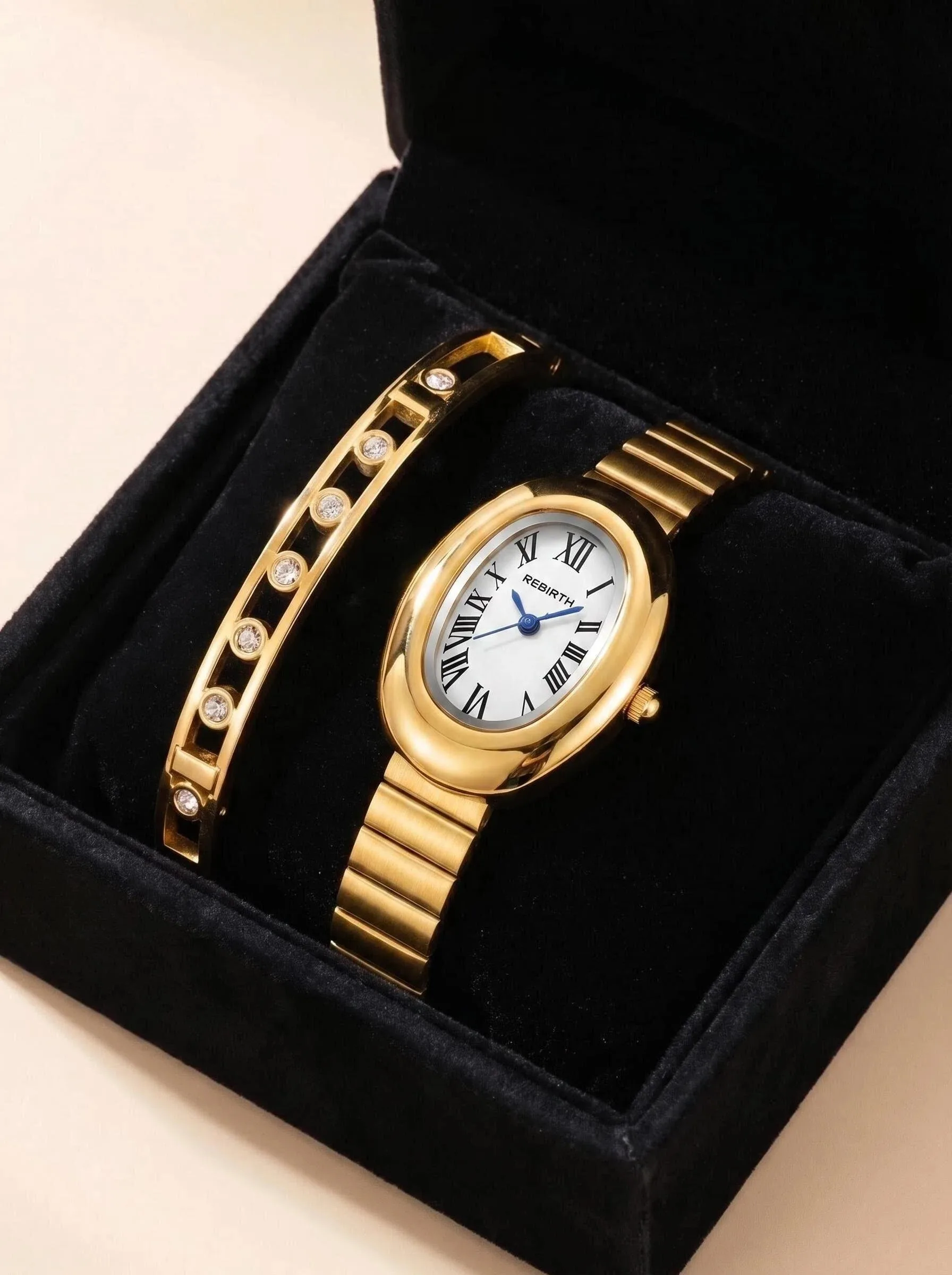 

2-Piece Set of Women's Watch and Bracelet Set, Casual, Simple, Fashionable, Versatile Gold Set Watch