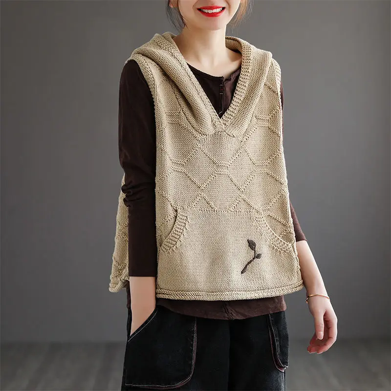 Women\'s Solid Hooded Collar Patchwork Pocket Sweater 2023 Spring and Autumn New Retro Embroided Sleeveless Head Knit Vest Tops